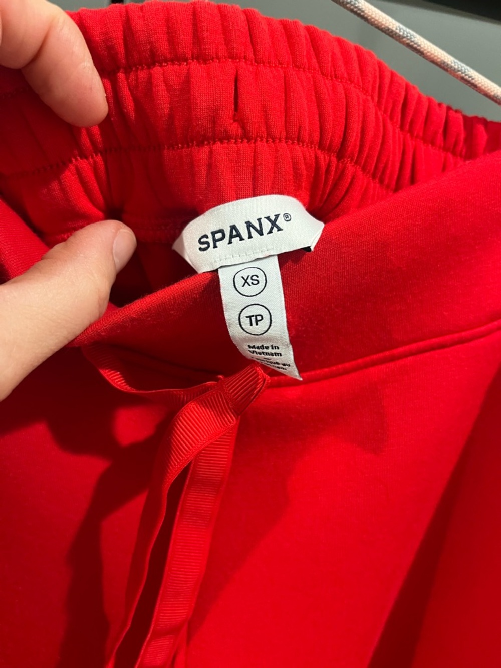 Spanx AirEssentials Wide Leg Pants in Red, size XS, NWOT - Picture 4 of 5
